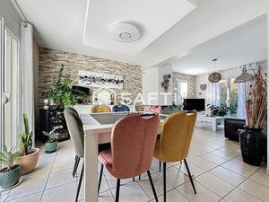 À Vendre- Maison Familiale de 100m² à Fontenay-le-Marmion – Vie de Plain-Pied & Piscine