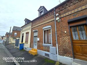 HIRSON (02) - Maison 2 chambres avec cour. Idéal investisseurs !