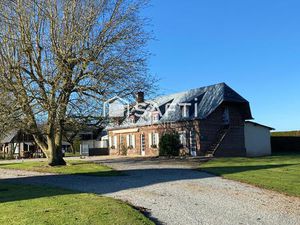 Longère avec dépendances