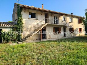 Grande maison en pierre proche centre