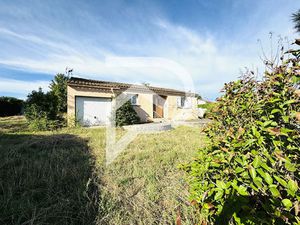 Maison plain-pied 4 chambres  Grand terrain  garage  village recherché proche Carcassonne