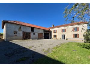 Dpt Hautes Pyrénées (65)  à vendre VILLEMBITS grande maison T4 de 180 m² + grandes dépenda