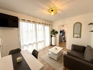 Studio meublé avec grand balcon