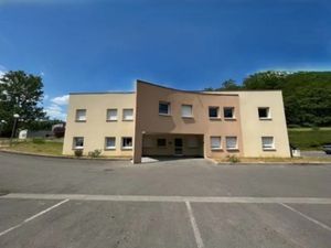 LONGWY  EXCEPTIONNELLE MAISON DE SANTE/ GRAND LOCAL COMMERCIAL DE 795 M² AVEC UN VASTE STA