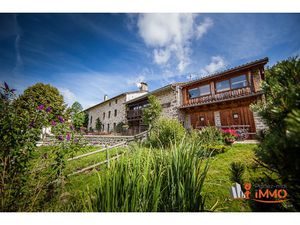 PROPRIETE EN PIERRES ET AUBERGE