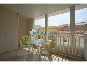 Location meublée appartement 1 pièce 31 m² à Beausoleil (06240)  950 €