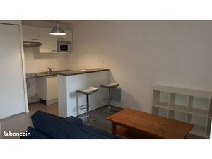 T2 meuble 44 m2 Ramonville balcon et garage