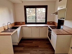 Appartement T4 dans une maison rénovée proche centre Saint Simon