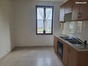 Petit F2 en RDC à CAUDEBEC LES ELBEUF avec parking privatif