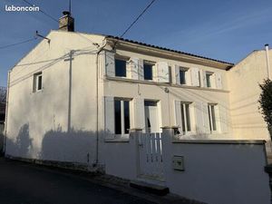 À louer : charmante maison   Hameau de Pons