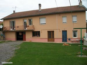 Appartement dans une maison a louer