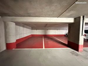 Location Place de Parking - 13 5 m²