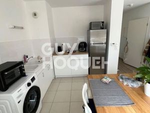 SOISSONS -Grand studio avec grand balcon avec ascenseur