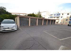 Location parking à Antibes (06600)  140 €