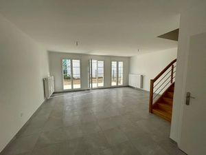 Location maison 5 pièces 98 m² à Serris (77700)  2 250 €