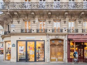 Location locaux professionnels 9 pièces 120.1 m² à Paris 8ème (75008)  7 240 €