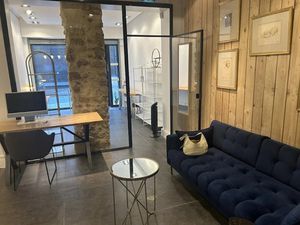 Location locaux professionnels 47 m² à Paris 16ème (75016)  2 780 €