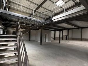 Location locaux professionnels 730 m² à Villeneuve-Tolosane (31270)  6 250 €