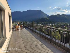 Duplex dernier étage - toit-terrasse panoramique et véranda