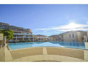 BAIL MEUBLÉ / T2 d'environ 50m² + jardin + garage