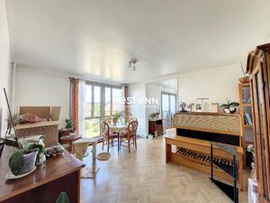 Appartement Pierrefitte Sur Seine 5 pièces 97 m2 avec loggia et place de parking en sous-s