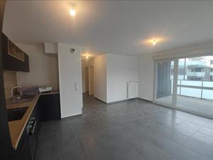 Appartement - 1er étage - 61 22 m2 - 3 pièces - Non meublé