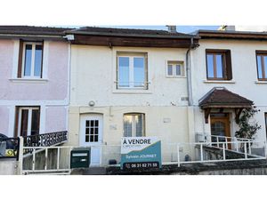 Maison 3 chambres avec cour et jardin à petit prix