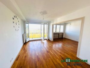 APPARTEMENT T4 + BALCON QUATRIÈME ÉTAGE CAVE LE SOLEIL