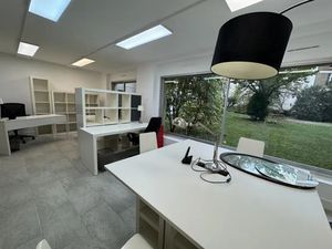Bureaux 110 m2 avec parking Neuilly-sur-Seine (Mo Pont de