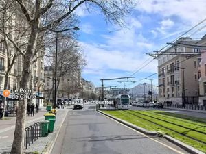 A Louer Métro Desnouettes
