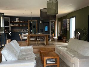 Maison Pujaut 4 pièce(s) 147 m2 de plain-pied sur une parcelle de 934 m² avec piscine et p