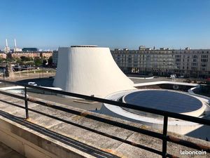 F3 Immeuble Perret avec balcon et vue Neymeyer