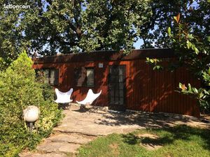 Joli Mobil home dans parc arboré