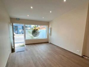 Local neuf centre village