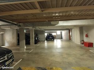 Places de parking couverte.sécurisées.non innondables