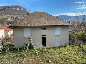 Bel appartement dans villa avec jardin