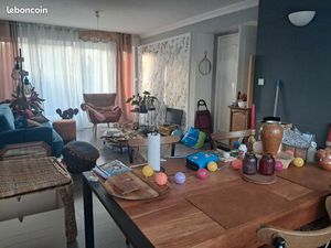 Belle maison semi-mitoyenne avec garage