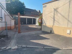 LOCATION GARAGE fermé