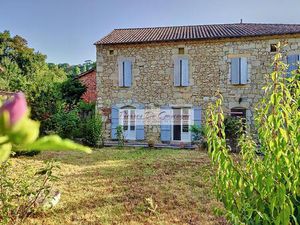 Maison de Village Rénovée 5 Chambres avec Jardin – 30 mn gare Tgv Agen