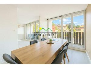 À VENDRE – APPARTEMENT TRAVERSANT AVEC GARAGE - AUBENAS