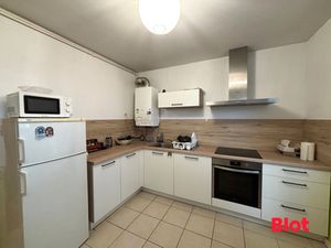 A louer chez Blot Immobilier Agence Brestoise - T2 de 49m² loué vide - Quartier Saint-Mart