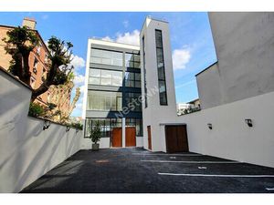 BAS MONTREUIL PROCHE VINCENNES  AVENUE DU PRESIDENT WILSON   BATIMENT AU CALME SUR COUR TR