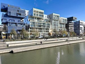 LYON 2 / CONFLUENCE - T3 MEUBLE