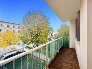 Grand 2 pièces avec balcon à deux pas de la gare