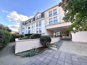 ** SUPERBE STUDIO A LOUER A ROMAINVILLE PLACE DU MARCHÉ **