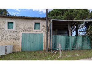 Grange avec terrain située à Saint-Simon-De-Pellouaille