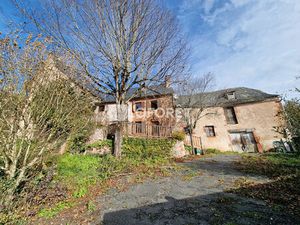 A 2 km de VILLECOMTAL