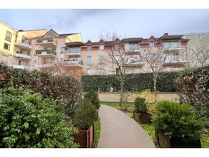 Appartement T5 avec 2 emplacements de stationnement