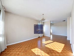 T4 - 100 m2 - 3 chambres - balcon - cave et parking collectif