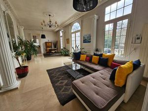 Luxe et Discrétion : Superbe 140 m²  suite 35 m²  jardin privé